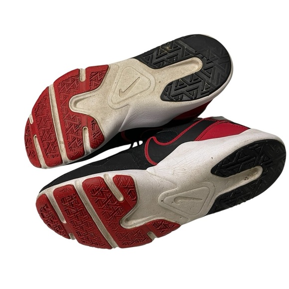 NIKE Legend Essential 2 Sneakers Black Red Size 9.5 Mens - Picture 6 of 9